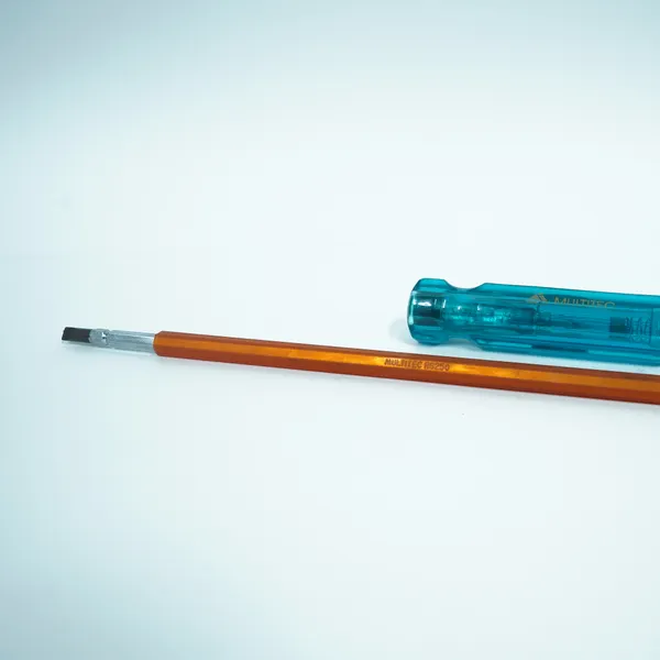 Multitec 2 in 1 Screw Driver With Tester TST 6250i